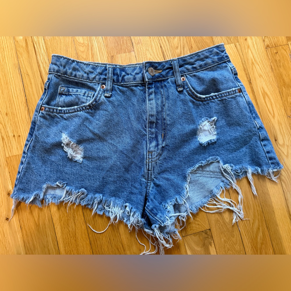 Forever 21 Women’s Blue Distressed Denim Shorts Sz 26